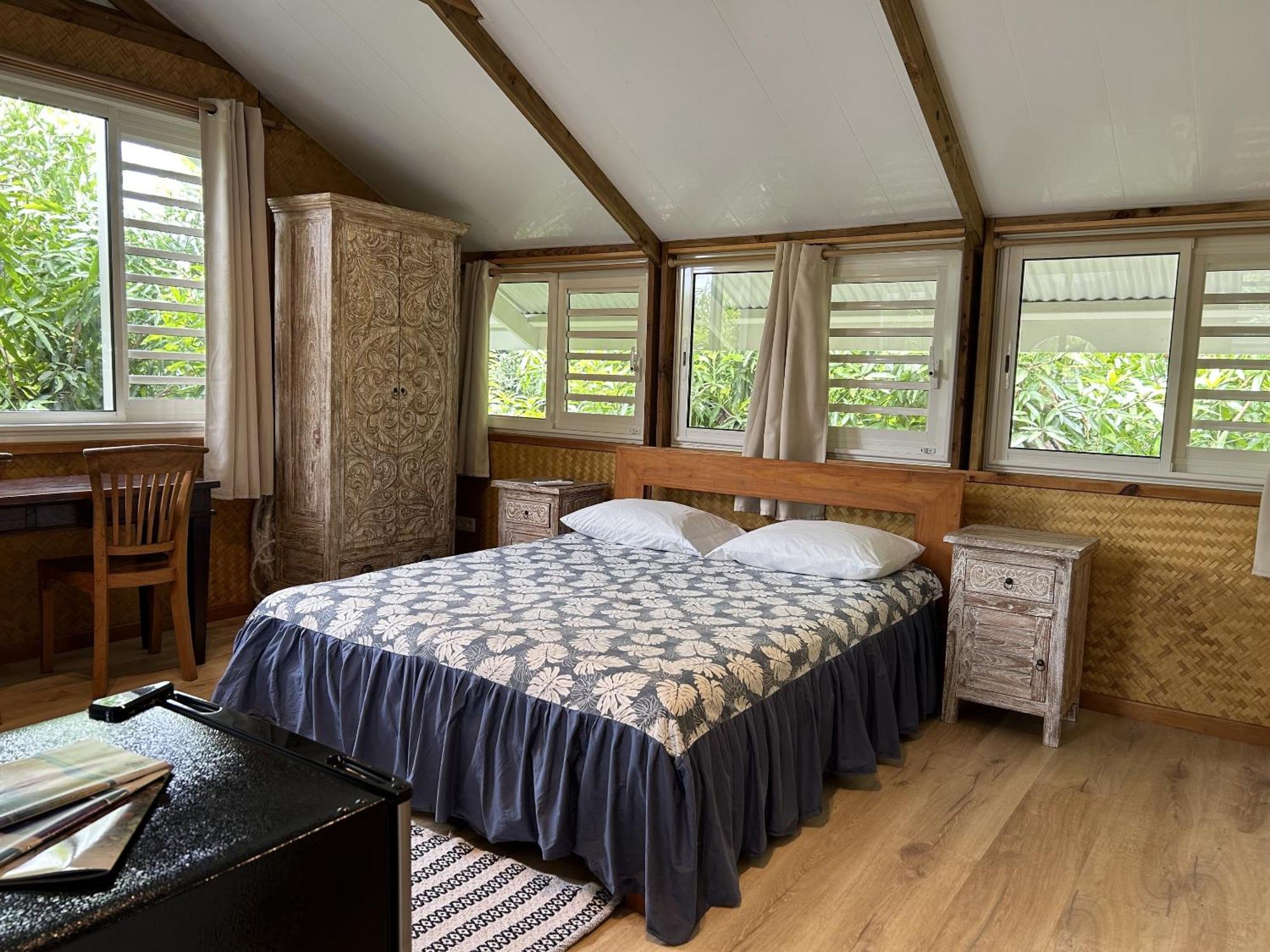 Pare Lodge Tahiti Pirae Екстериор снимка
