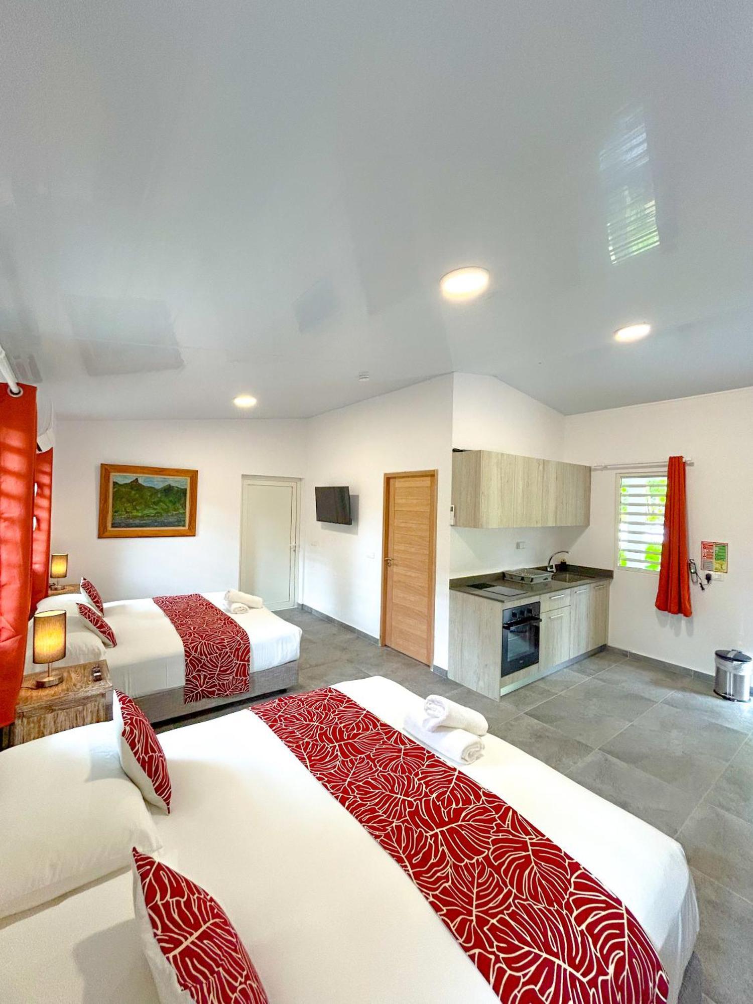 Pare Lodge Tahiti Pirae Екстериор снимка